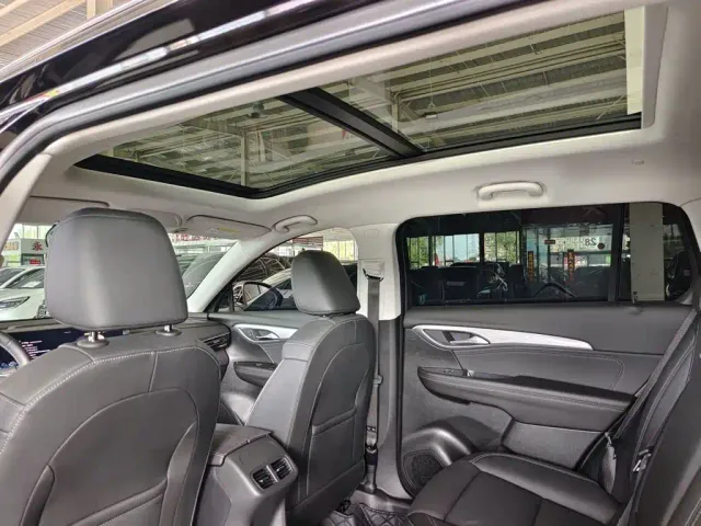 Buick Envision Plus — Фото автомобиля 2