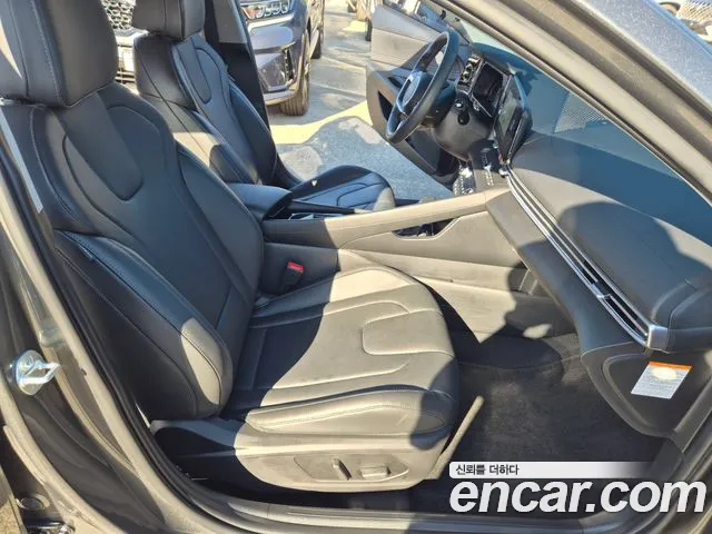 Hyundai Avante CN7 — Фото автомобиля 14