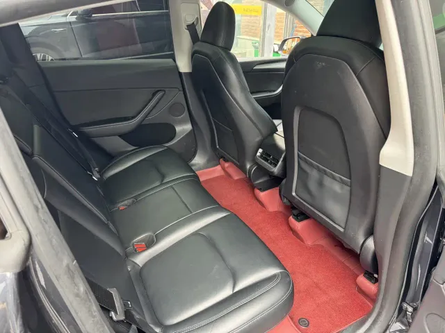 Tesla Model Y — Фото автомобиля 18