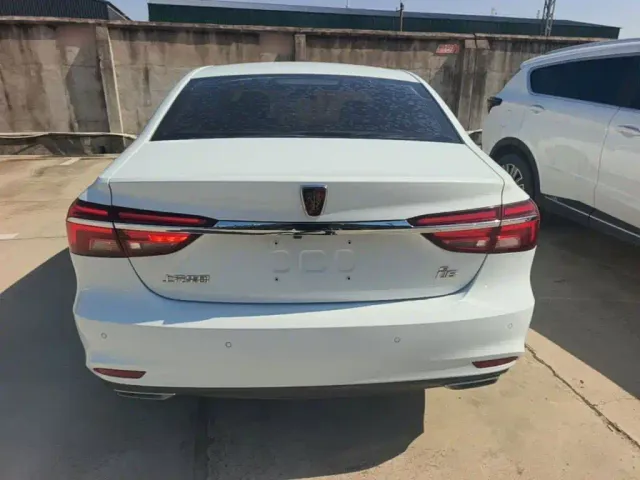 Roewe i6 — Фото автомобиля 5