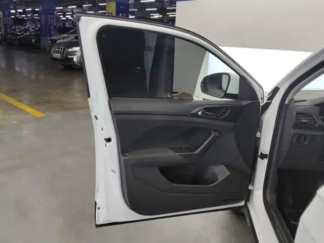Volkswagen T-Cross — Фото автомобиля 7