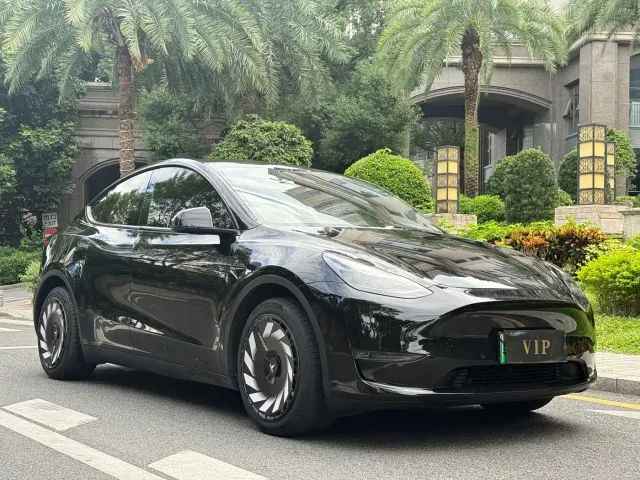 Фотография автомобиля — Tesla Model Y