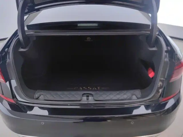 Volkswagen Passat — Фото автомобиля 4