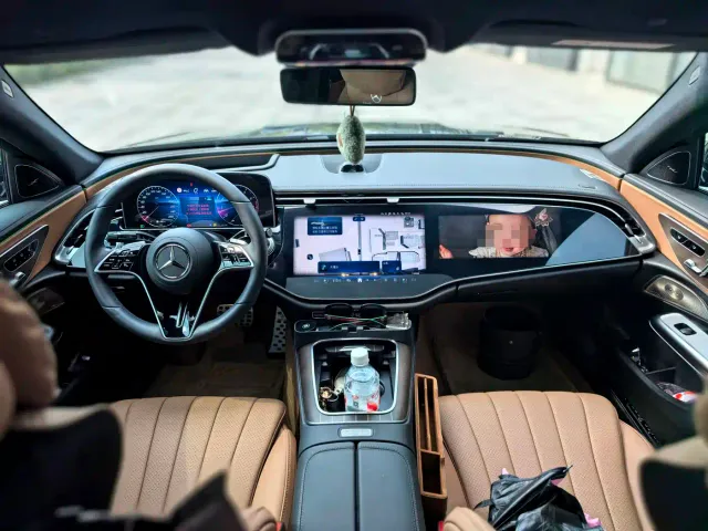 Mercedes-Benz E-Class — Фото автомобиля 7