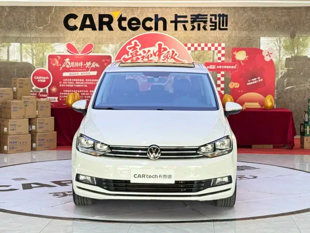 Volkswagen Touran 2021 Touran L 280TSI DSG Comfort Edition 7-seater — Фото автомобиля 2
