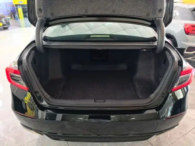 Honda Accord — Фото автомобиля 18