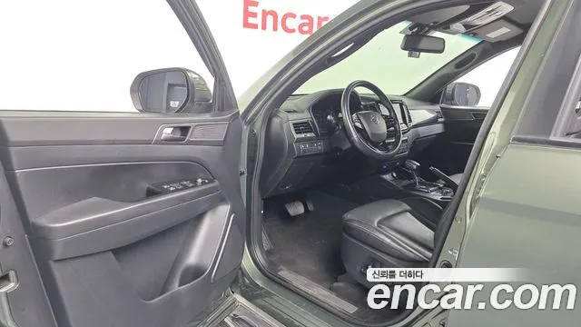 KG_Mobility_Ssangyong Rexton Новый Rexton Sport Khan Дизель 2.2 4WD — Фото автомобиля 2
