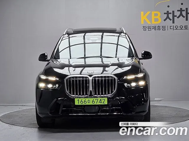 BMW X7 — Фото автомобиля 3
