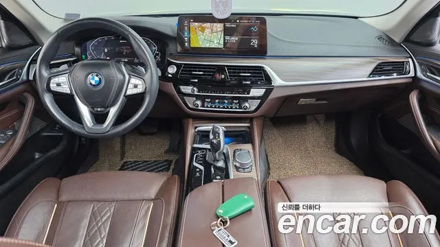 BMW 5 Series G30 — Фото автомобиля 10