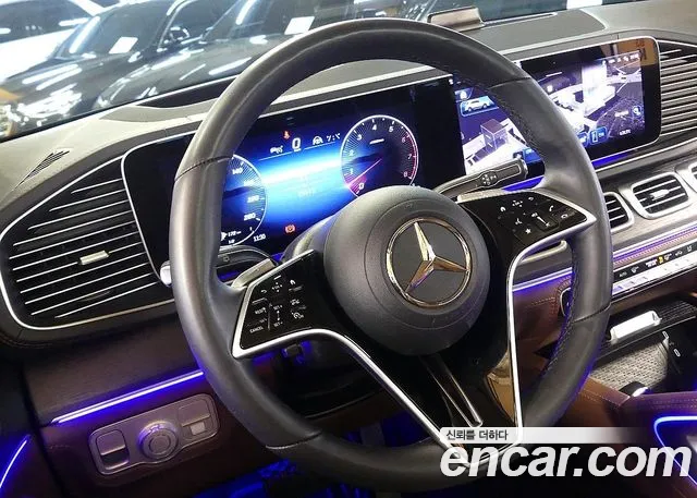 Mercedes-Benz GLE-Class — Фото автомобиля 12