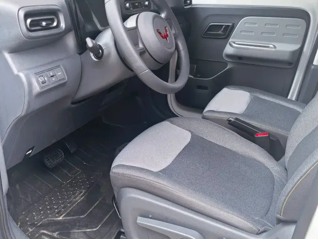 Wuling Zhiguang NEV — Фото автомобиля 4