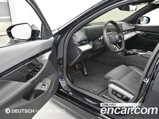 BMW 5-Series 5 серия (G60) — Фото автомобиля 11