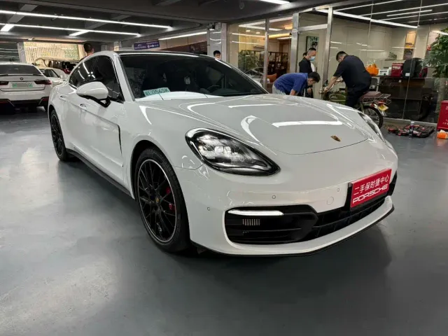Porsche Panamera — Фото автомобиля 3