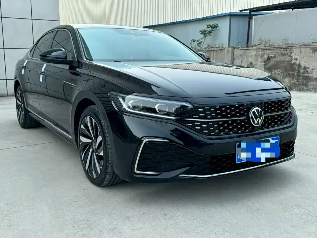 Volkswagen Passat — Фото автомобиля 3