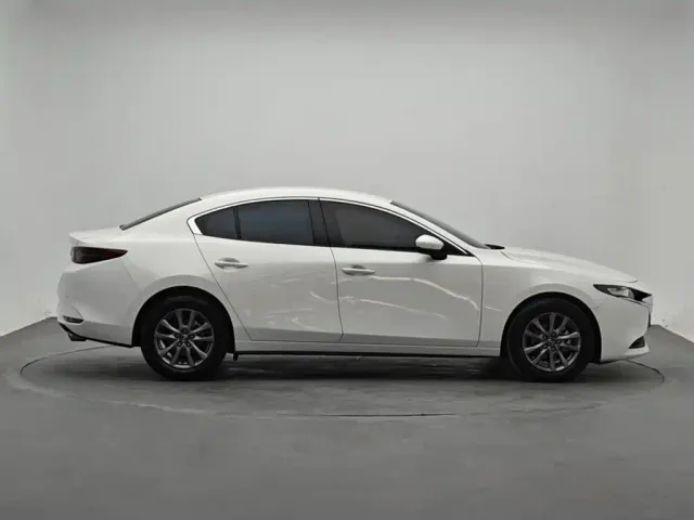Mazda Axela — Фото автомобиля 2