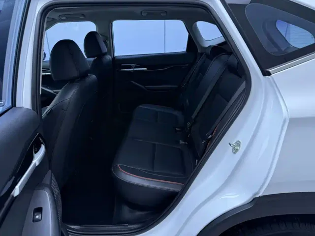 Kia Seltos — Фото автомобиля 18