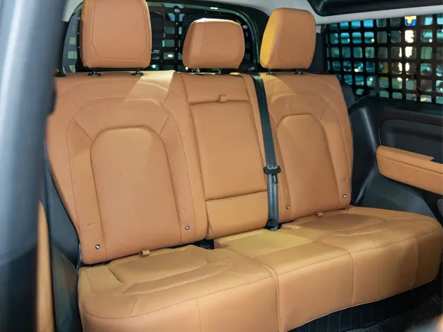 Land Rover Defender — Фото автомобиля 21