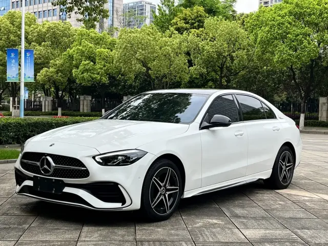 Фотография автомобиля — Mercedes-Benz C-Class