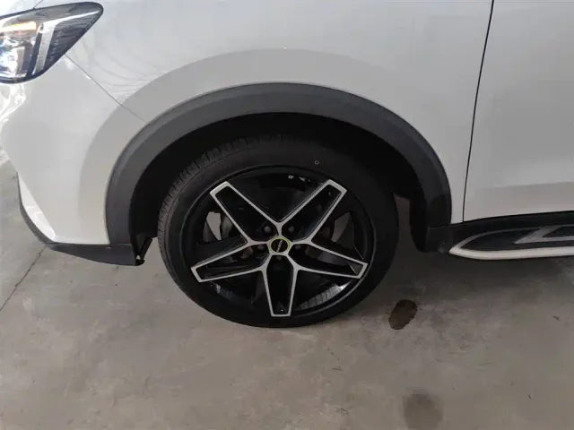 Roewe RX5 — Фото автомобиля 22
