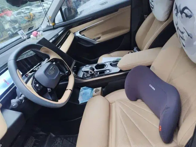 Geely Boyue L — Фото автомобиля 14