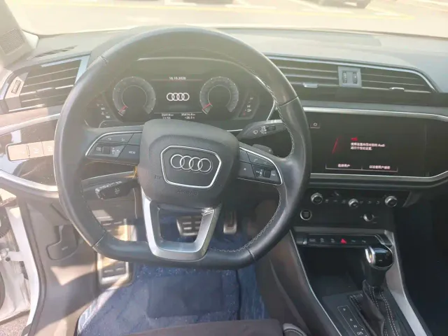 Audi Q3 — Фото автомобиля 4