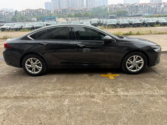 Buick Regal — Фото автомобиля 7