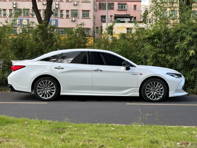 Toyota Avalon — Фото автомобиля 4
