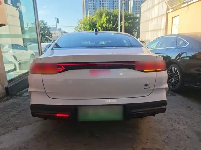 BYD Qin L — Фото автомобиля 5