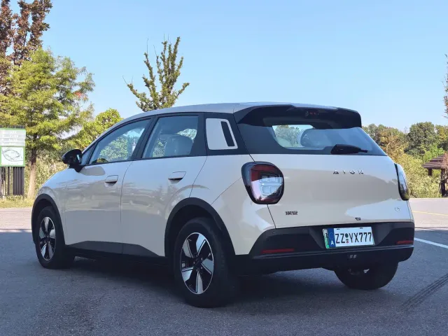GAC Aion UT — Фото автомобиля 14