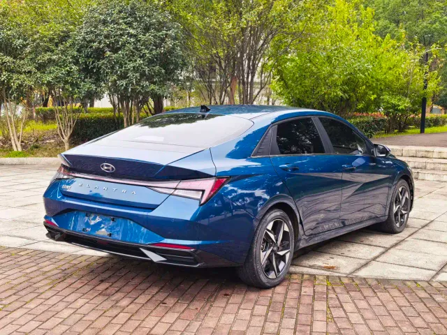 Hyundai Elantra — Фото автомобиля 8