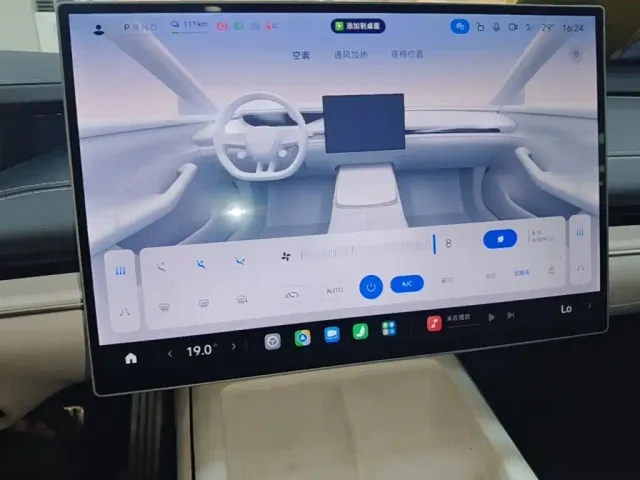 Xiaomi SU7 — Фото автомобиля 12