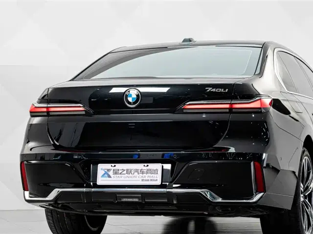 BMW 7 Series — Фото автомобиля 7