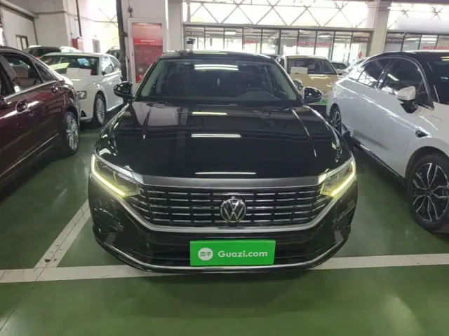 Volkswagen Passat — Фото автомобиля 2