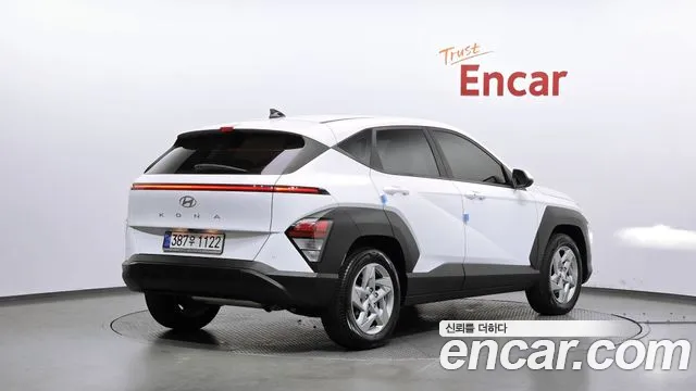 Hyundai Kona — Фото автомобиля 2