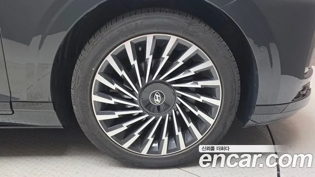Hyundai Grandeur GN7 — Фото автомобиля 6