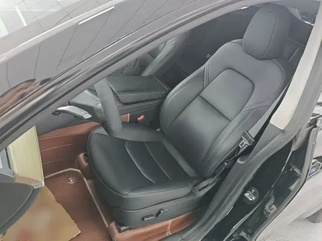 Tesla Model Y — Фото автомобиля 14
