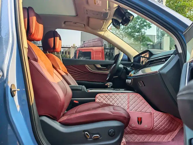 Hongqi HS5 — Фото автомобиля 16