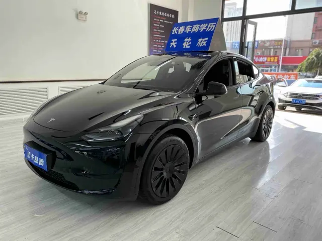 Фотография автомобиля — Tesla Model Y