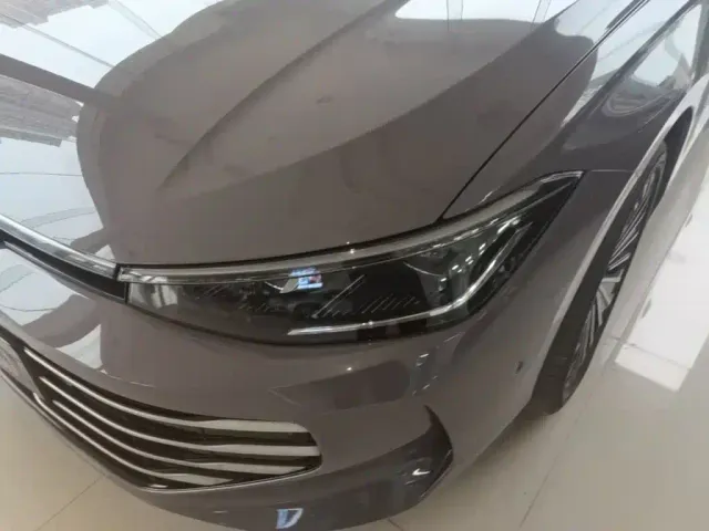Volkswagen Passat — Фото автомобиля 23