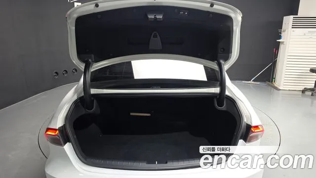 Hyundai Grandeur New — Фото автомобиля 26
