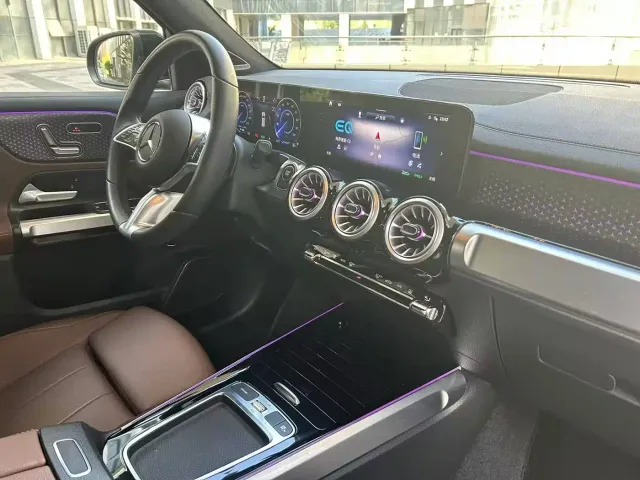 Mercedes-Benz EQB — Фото автомобиля 17