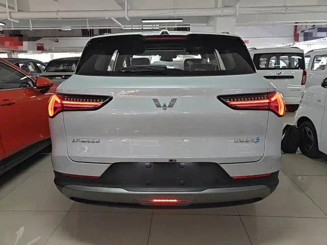 Wuling Starlight S — Фото автомобиля 5