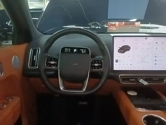Li Auto L7 — Фото автомобиля 10