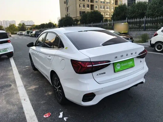 Roewe i5 — Фото автомобиля 4