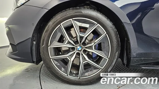 BMW 5-Series — Фото автомобиля 5
