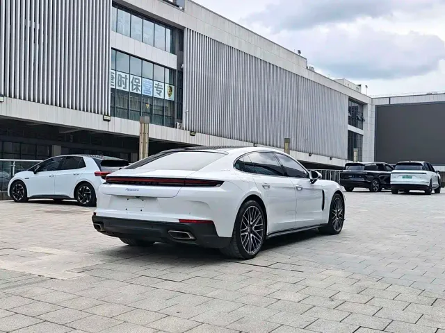 Porsche Panamera — Фото автомобиля 20
