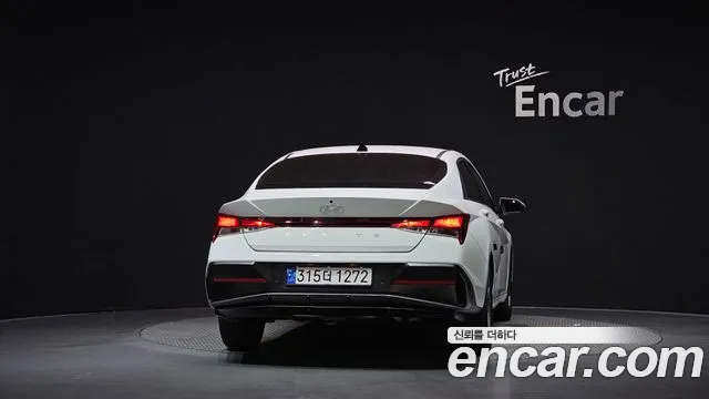 Hyundai Avante CN7 — Фото автомобиля 4