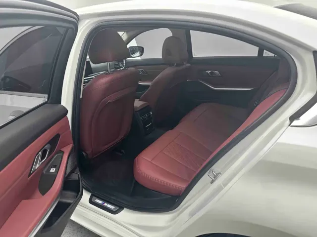 BMW 3 Series — Фото автомобиля 12