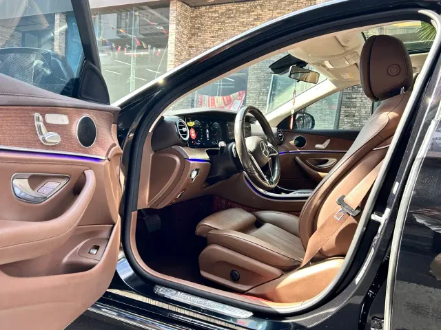 Mercedes-Benz E-Class — Фото автомобиля 9