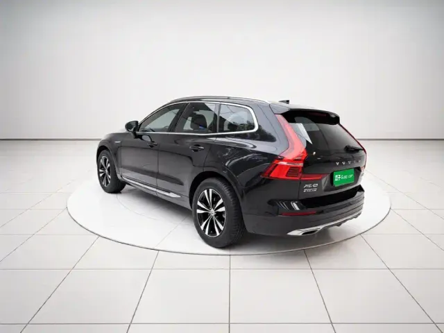Volvo XC60 — Фото автомобиля 24